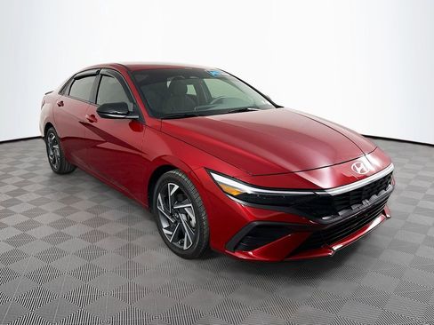 Certified 2025 Hyundai Elantra Sport w/ Cargo Package image 3