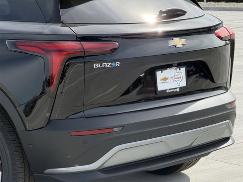 New 2026 Chevrolet Blazer EV LT image 6