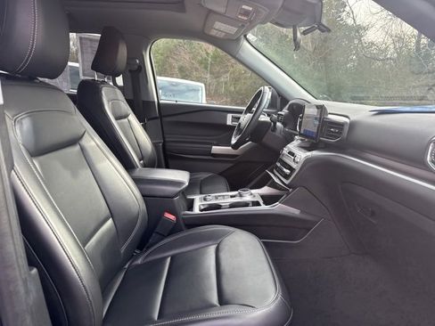 Certified 2022 Ford Explorer XLT w/ Equipment Group 202A image 24