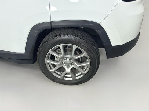 Used 2022 Jeep Compass Latitude AWD/4WD image 11