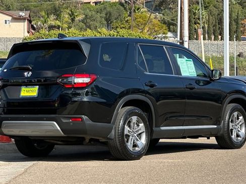 Certified 2023 Honda Pilot EX-L image 5