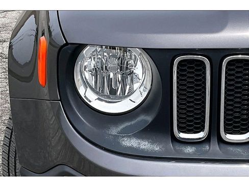 Used 2018 Jeep Renegade Latitude w/ Cold Weather Group AWD/4WD image 35