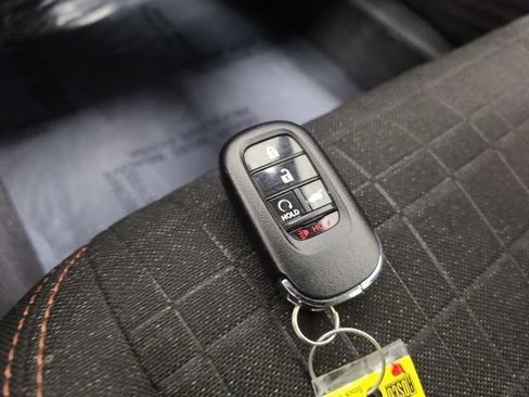 Used 2025 Honda HR-V Sport image 33