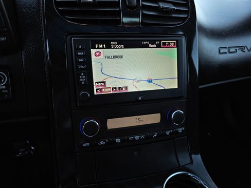 Used 2012 Chevrolet Corvette Coupe w/ 2LT Preferred Equipment Group image 27