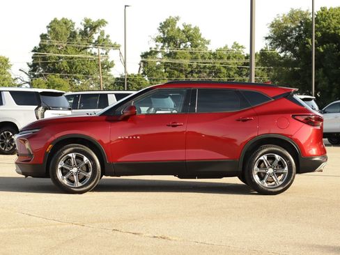 Used 2024 Chevrolet Blazer LT w/ Convenience Package FWD image 4