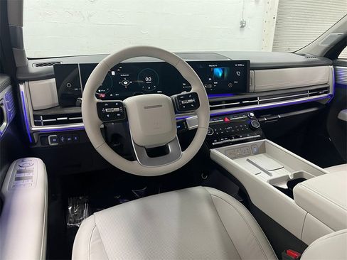 Used 2024 Hyundai Santa Fe Limited image 9