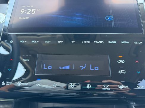 Used 2024 Hyundai Tucson Blue AWD/4WD image 11