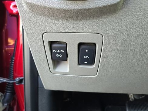 Used 2018 Ford F150 XLT w/ Equipment Group 302A Luxury AWD/4WD image 17