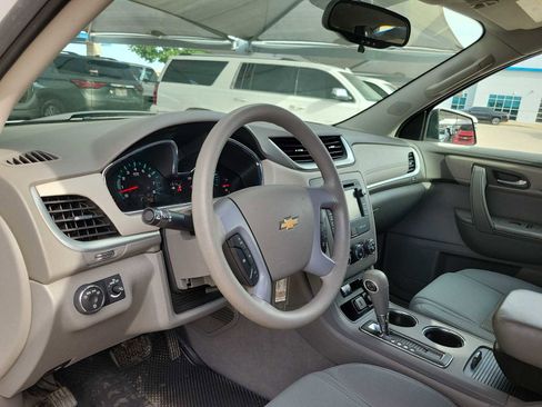 Used 2017 Chevrolet Traverse LS FWD image 10
