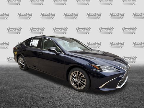 New 2025 Lexus ES 350 Ultra Luxury image 2