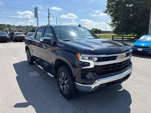 Used 2023 Chevrolet Silverado 1500 LT AWD/4WD image 2