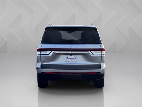 Used 2024 Lincoln Navigator Premiere image 6