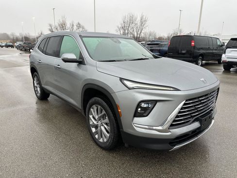 Used 2025 Buick Enclave Preferred image 11