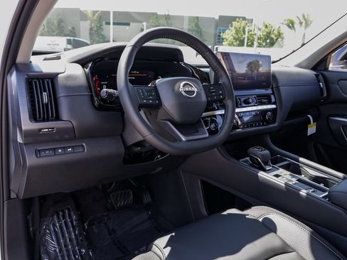New 2026 Nissan Pathfinder SL FWD image 15