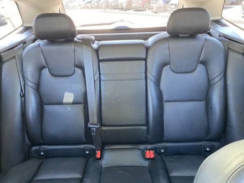 Used 2022 Volvo XC60 B5 Momentum w/ Climate Package AWD/4WD image 15
