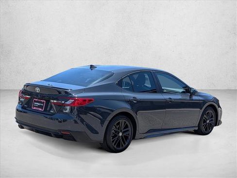 Used 2025 Toyota Camry SE FWD image 5