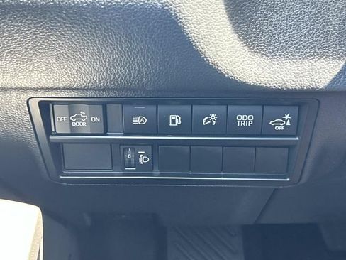 Used 2024 Toyota Tundra Limited AWD/4WD image 32