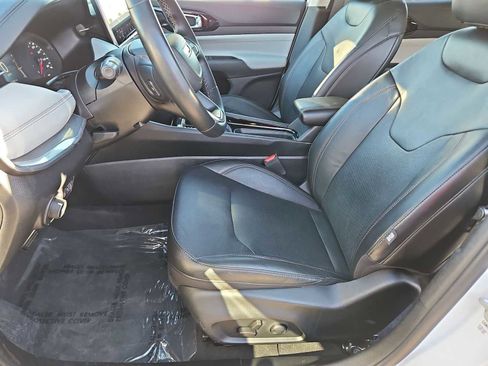 Used 2022 Jeep Compass Limited image 17