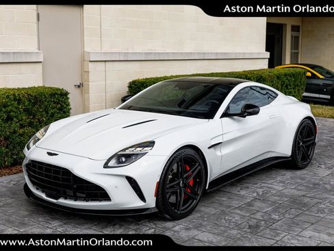 Used 2025 Aston Martin V8 Vantage Coupe image 34