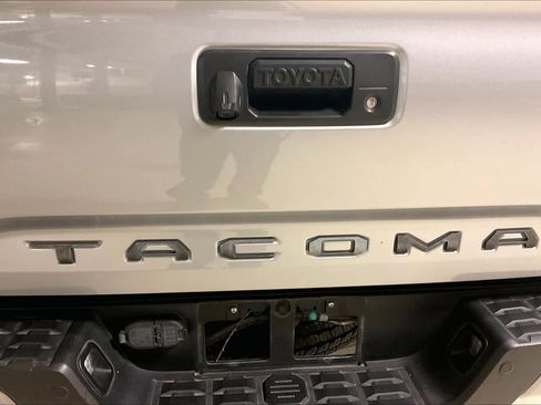 Used 2021 Toyota Tacoma TRD Off-Road image 31