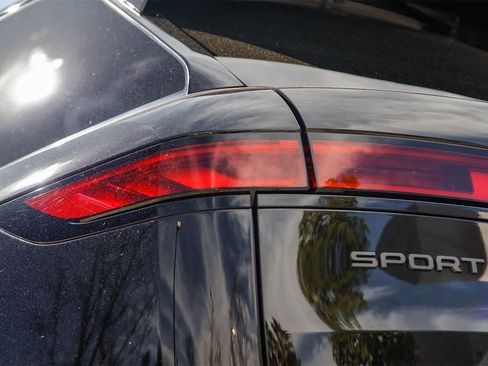 Used 2024 Land Rover Range Rover Sport SE image 7