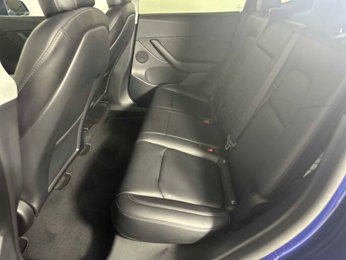 Used 2022 Tesla Model Y Long Range AWD/4WD image 21