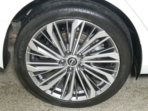 Used 2023 Nissan Altima 2.5 SL AWD/4WD image 15