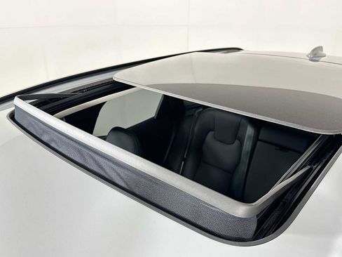 Used 2025 Volvo XC60 T8 Plus w/ Protection Package Premier image 20