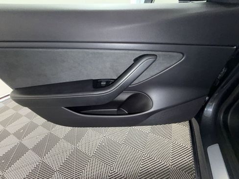 Used 2019 Tesla Model 3 Mid Range image 15