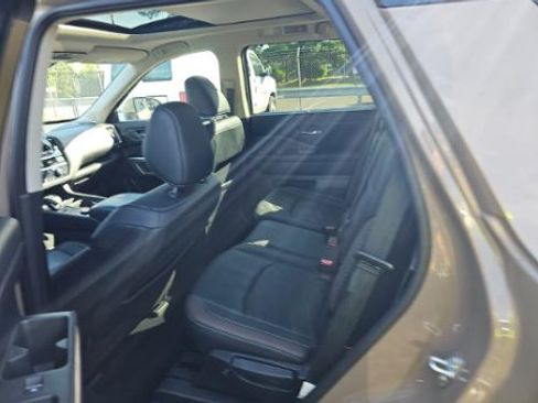Used 2023 Nissan Pathfinder Platinum w/ Cargo Package AWD/4WD image 6
