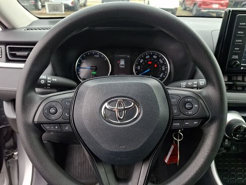 Certified 2021 Toyota RAV4 LE image 21