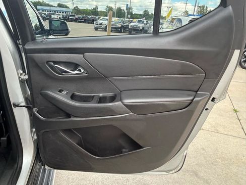 Used 2019 Chevrolet Traverse LT FWD image 16