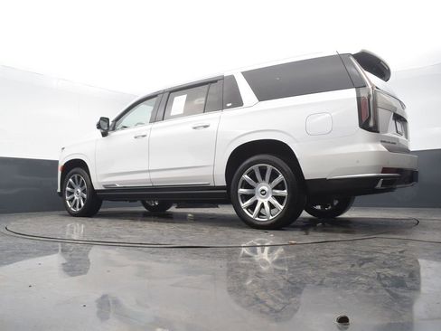 Used 2023 Cadillac Escalade ESV Premium Luxury Platinum w/ Heavy-Duty Trailer Package image 54