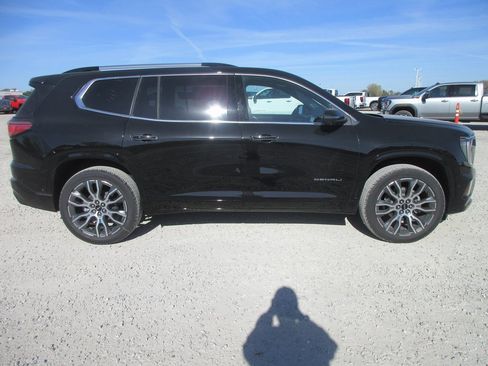 New 2026 GMC Acadia Denali Ultimate image 3