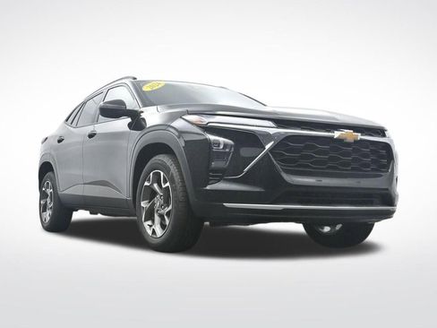 Used 2024 Chevrolet Trax LT FWD image 32