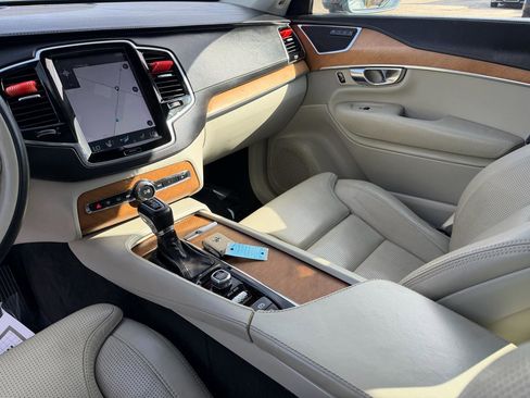 Used 2018 Volvo XC90 T6 Inscription w/ Convenience Package image 25