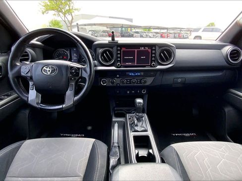 Used 2022 Toyota Tacoma TRD Off-Road AWD/4WD image 16