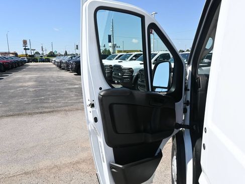 Used 2023 RAM ProMaster 2500 FWD image 13