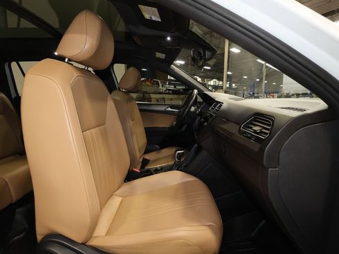Used 2022 Volkswagen Tiguan SE image 25