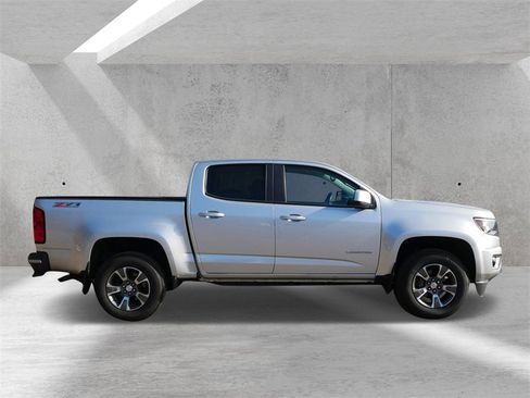 Used 2015 Chevrolet Colorado Z71 image 2