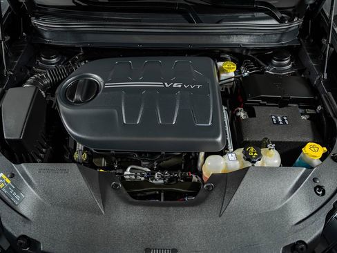 Used 2021 Jeep Cherokee Latitude Lux w/ Sun & Sound Group image 21