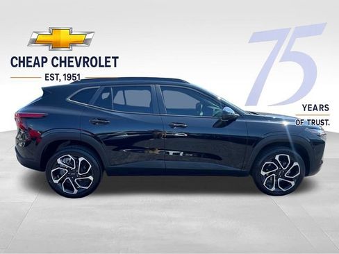 Used 2025 Chevrolet Trax RS w/ Driver Confidence Package FWD image 6