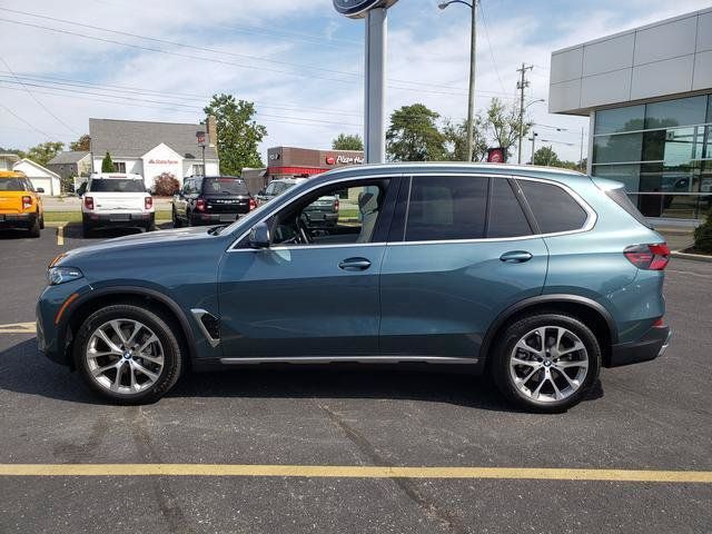 Used 2026 BMW X5 xDrive40i AWD/4WD image 4