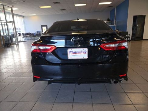 Used 2020 Toyota Camry SE image 7