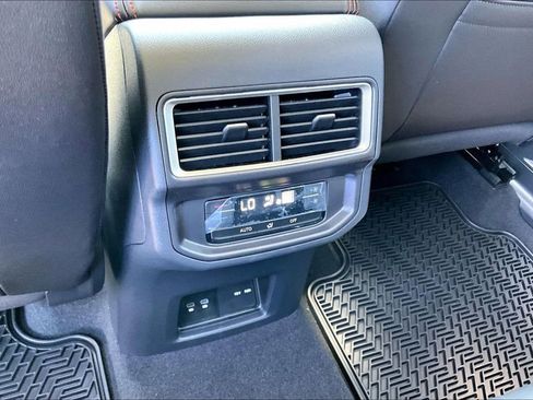 New 2026 Volkswagen Atlas Peak Edition AWD/4WD image 18