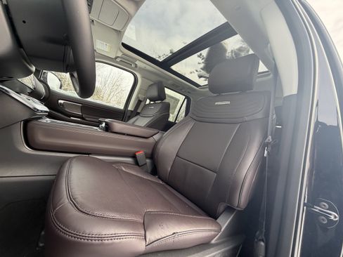 New 2025 Ford Expedition Platinum w/ Platinum Ultimate Package image 21