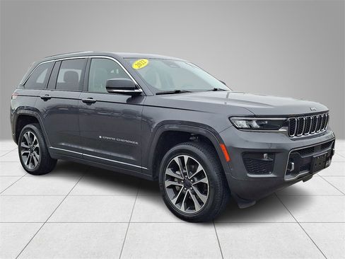Used 2022 Jeep Grand Cherokee Overland image 3