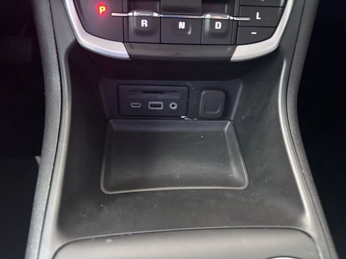 Used 2022 GMC Terrain SLT image 24