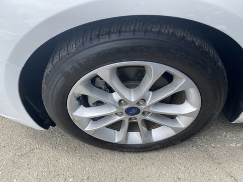 Used 2019 Ford Fusion SE FWD image 10