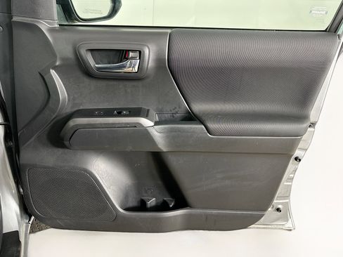 Used 2023 Toyota Tacoma TRD Off-Road image 31